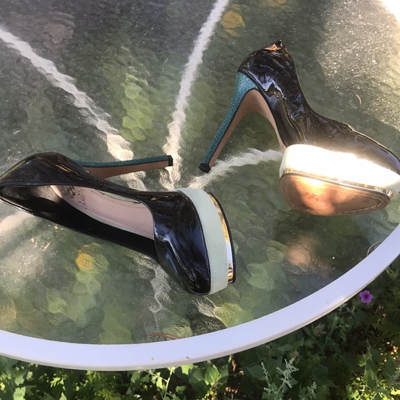 Vince Camuto color block, patent leather heels - Picture 6 of 8